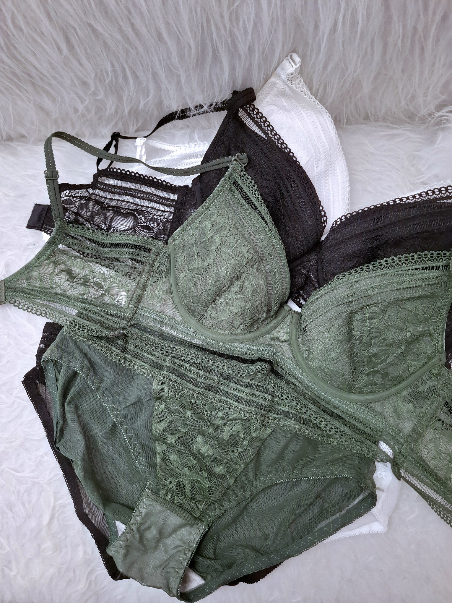 ست سوتین و شورت گیپور فنردار