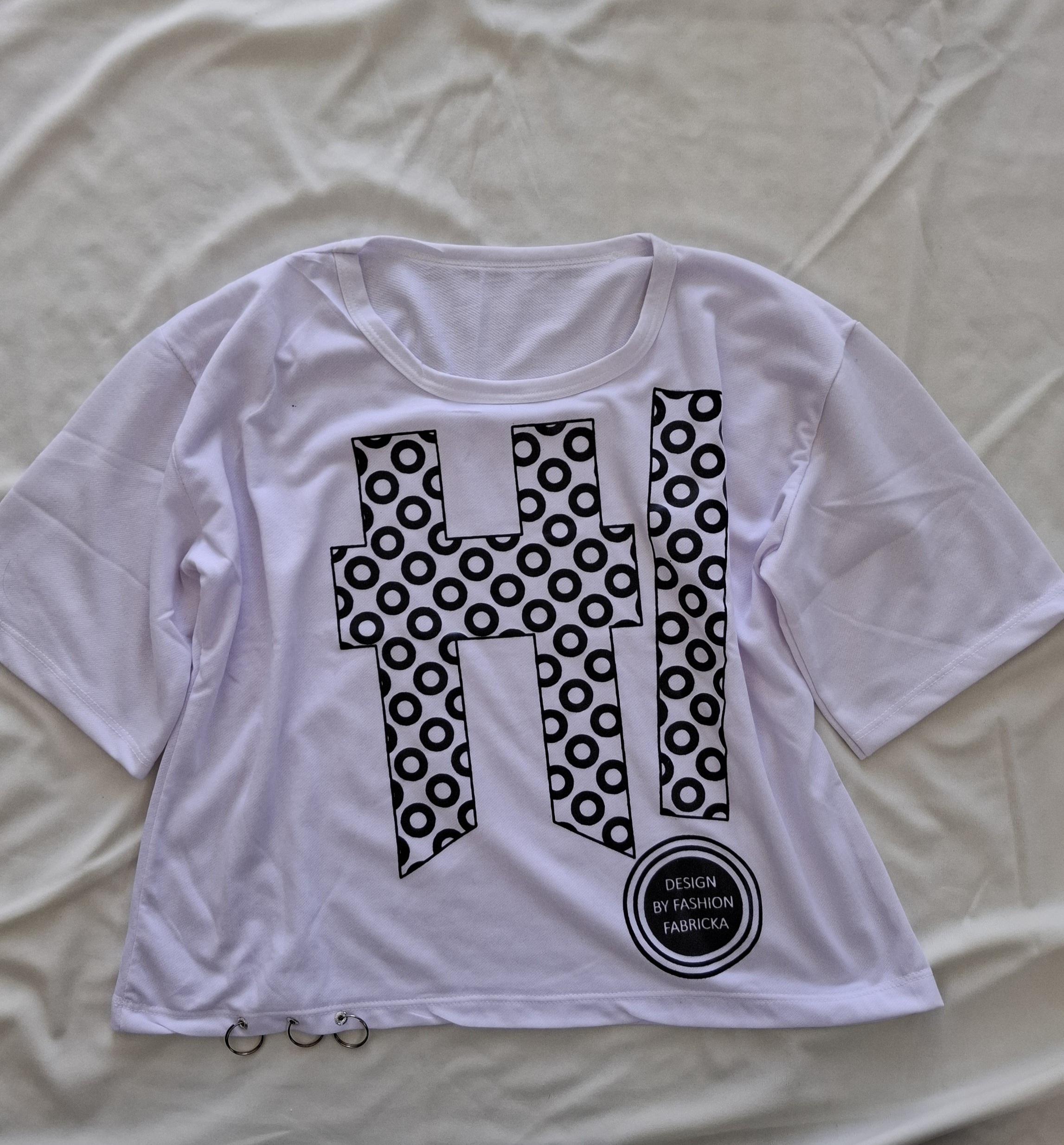 کراپ تیشرت زنانه پیرسینگ دار