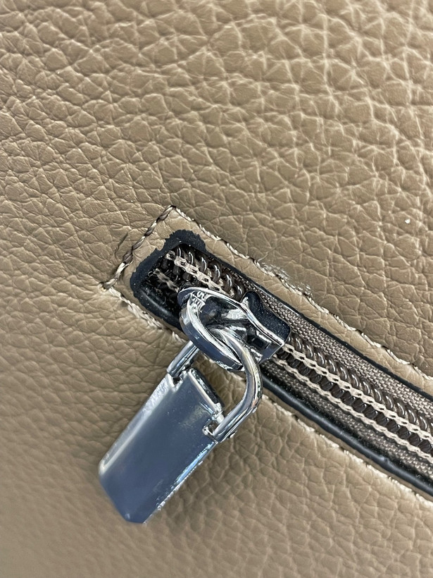 کیف کژوال مینیمال چرم وارداتی زنانه ویزون