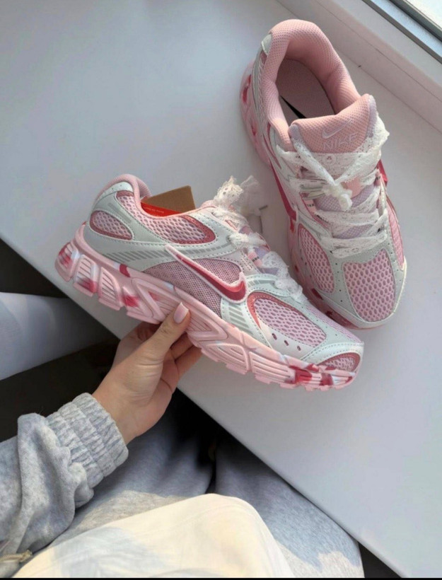 کتونی زنانه نایک صورتی مدل مدل: V5 Runner