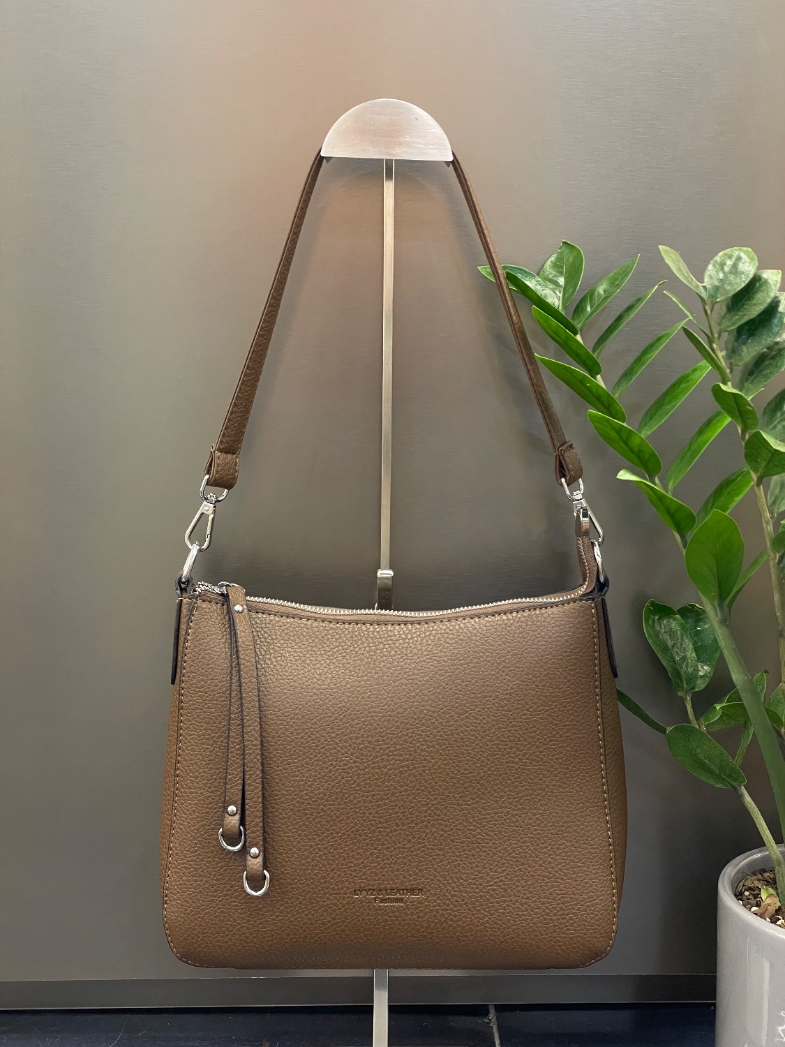 کیف کژوال مینیمال چرم وارداتی زنانه شتری