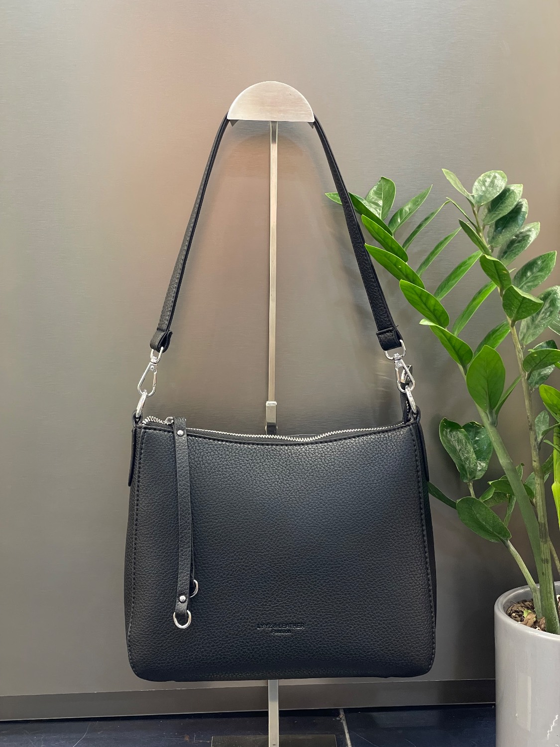 کیف کژوال مینیمال چرم وارداتی زنانه مشکی