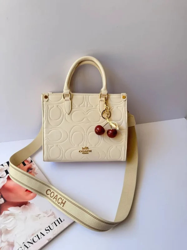 کیف زنانه کوچ کلاسیک با آویز گیلاس کد 496