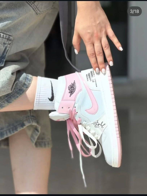 کفش ساقدار نایک ایر جردن ۱ طرح شیکاگو ۱۹۸۴ (Nike Air Jordan 1 High Chicago 1984)