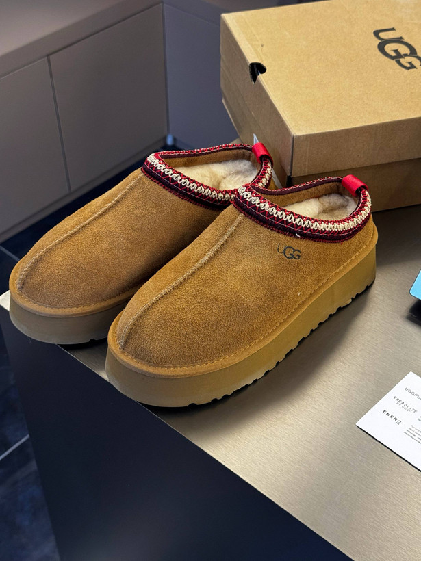 جفت اسلیپر UGG Tasman II اورجینال قهوهای با نوار گلدوزیشده
